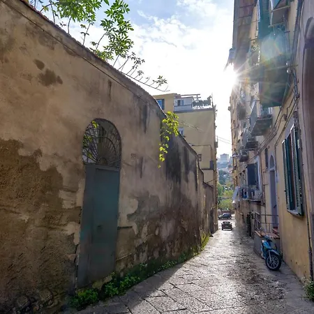 شقة Into Vico